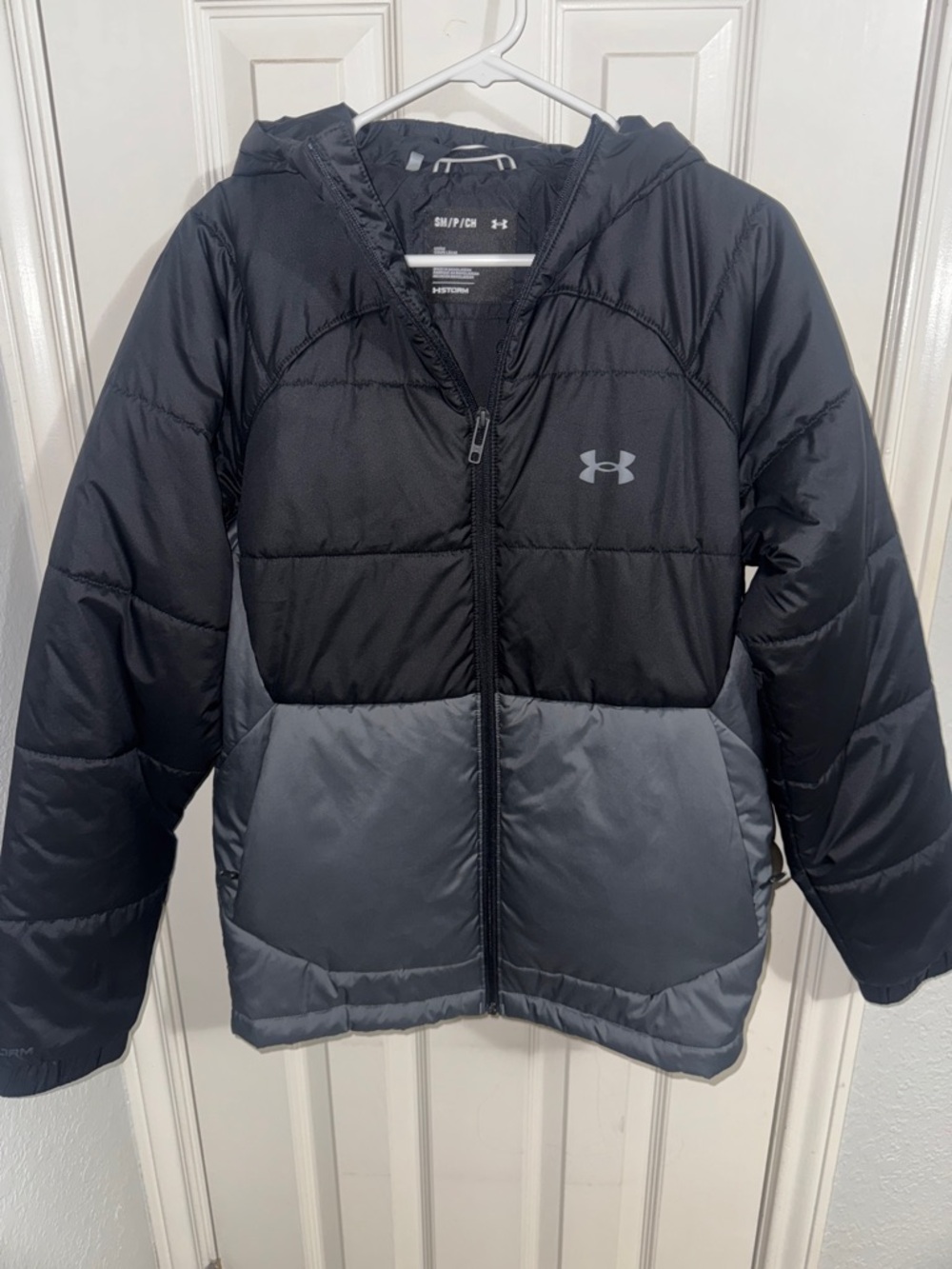 Under Armour Two-Tone Hooded Puffer Jacket - Black & Gray